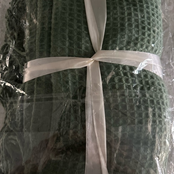 Throw blanket - Picture 3 of 3